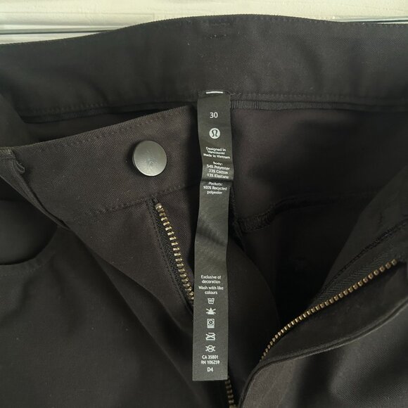 Lululemon Men's Black ABC Pant Cropped - Picture 3 of 4
